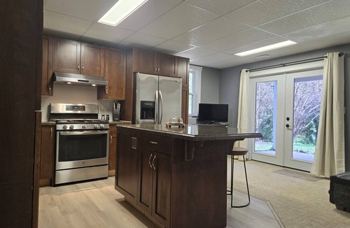 Salmon Arm Apartment | Canoe Creek Retreat