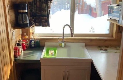 Beaverdell Cabin | Carmi Station Comfy Cabin