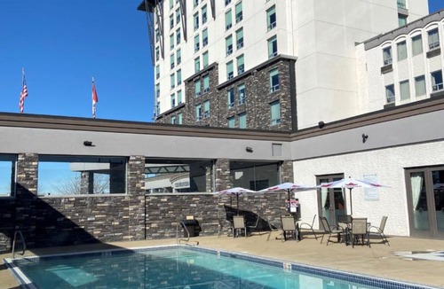 Southeast Calgary Hotel | Carriage House Hotel and Conference Centre