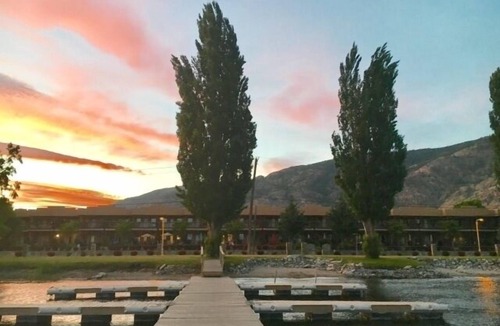 Osoyoos Condo | Casa Del Mila Oro 2 Bedroom Ground Level Condo in Resort with Private Beachfront
