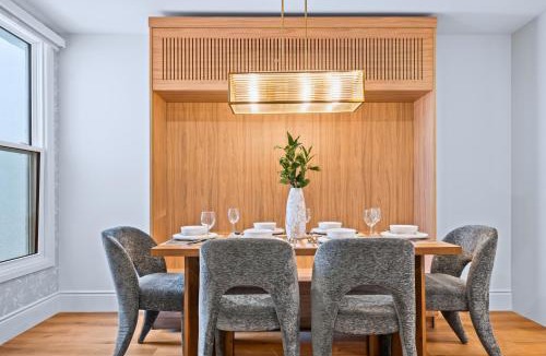 Riverdale Hotel | Casa Hotels Gerrard Modern Downtown Suite