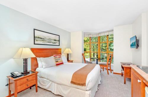 Village North Hotel | Cascade Lodge