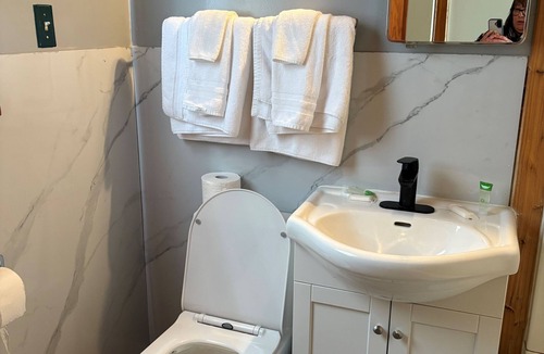 Lac du Bonnet Hotel | Casey's Inn