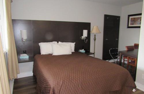 Goderich Hotel | Cedar Lodge Motel