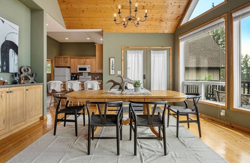 Radium Hot Springs House | Cedar & Sage | Hot Tub | A-Frame | Family Friendly