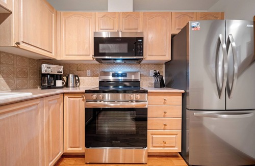 Whistler Village House | Central 2BR w/Pool, Hot Tub, BBQ & Free Parking