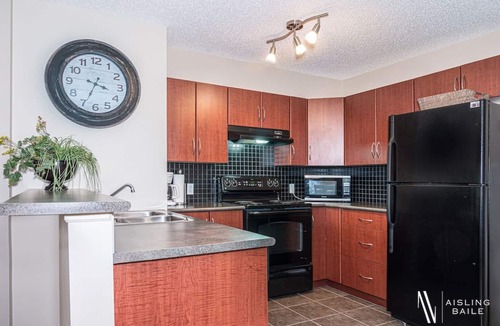 Invermere Condo | ⭐Central Ground Floor | Spacious | Pool | Hot Tub⭐
