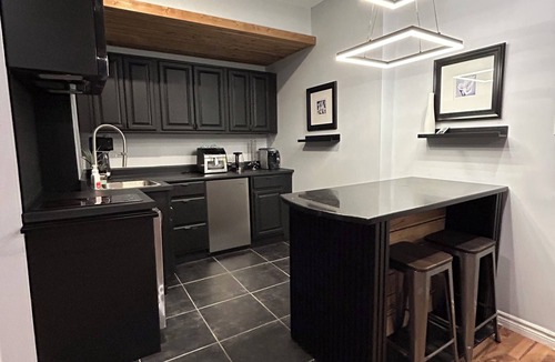 North End Apartment | Central Halifax - Quinpool Rd/Close to Downtown, Restaurants & Hospitals