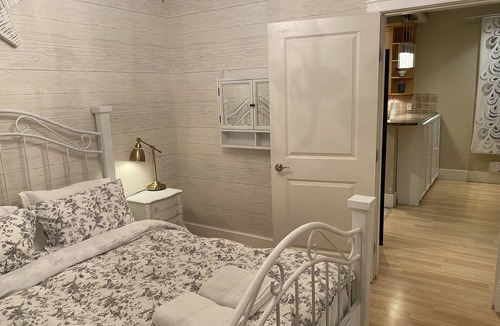 Central Lonsdale House | Central location 2 bedrooms spacious and bright