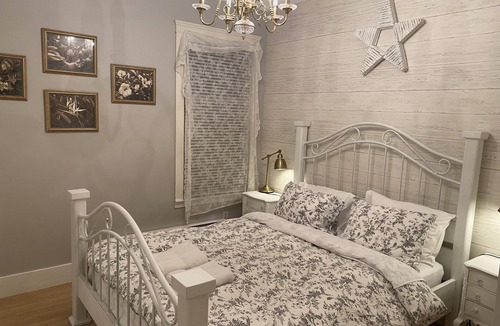 Central Lonsdale House | Central location 2 bedrooms spacious and bright
