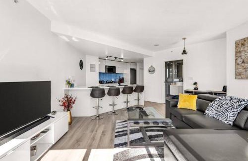 Gastown Apartment | Central Luxury Apartment with Best City Views!