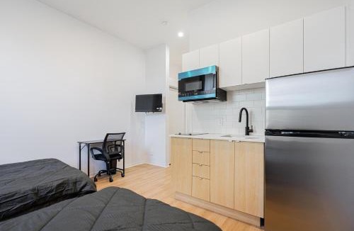 Montreal Apartment | Central Studio For 3 Guest With Parking