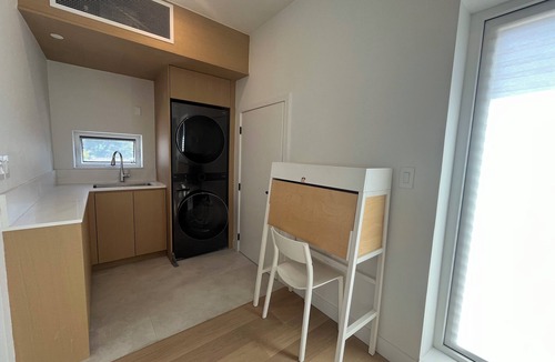 Vancouver South House | Central Vancouver Cozy new guest house. walking distance to QE park and Oakridge