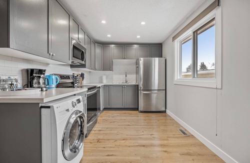 Tuxedo Park Apartment | Central Work & Family-Ready 2BR Suite