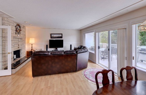 Regional District of Nanaimo House | Centrally Located 3 bedroom Vancouver Island Vacation Home