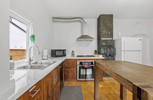Bankview House | Century Casa - 3BDR, Sauna, Parking, Character