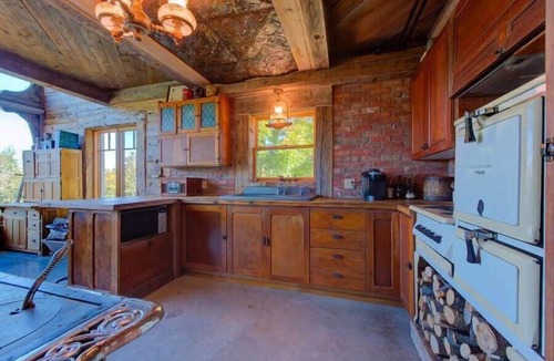 Sainte-Marguerite Ski Chalet | Chalet Ancestral - Old-World Charm by Lake