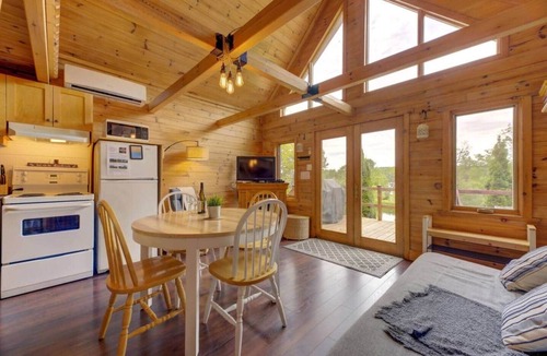 Coaticook House | Chalet Au Pied du Mont – Accès à l’eau