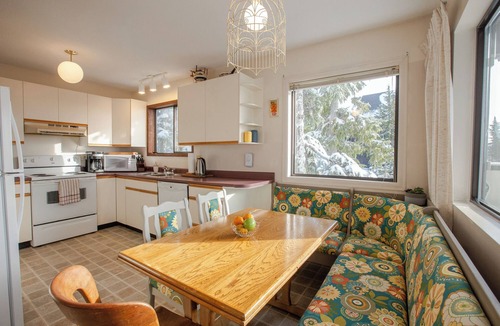 Courtenay Ski Chalet | Chalet Bonderalp 3BR Chalet ski in/out bike in/out with stunning view in village