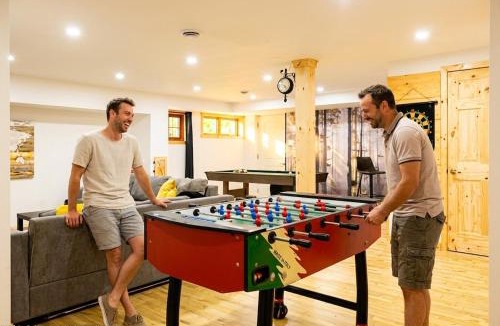 Chertsey Ski Chalet | Chalet Brise du Nord with Private Spa and Pool Table & Games