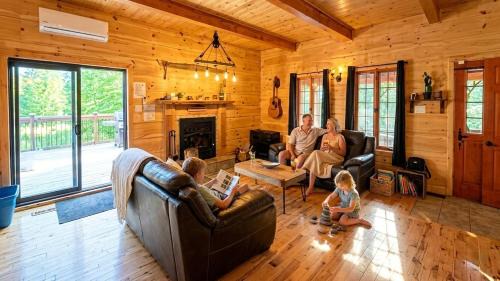 Chertsey Ski Chalet | Chalet Brise du Nord with Private Spa and Pool Table & Games