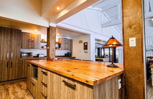 Saint Donat House | Chalet de l'Auberge: Lake with Beach, SPA & Billiards