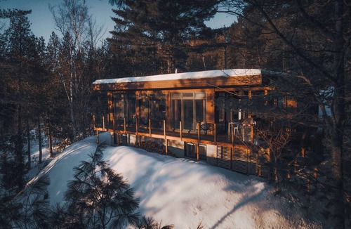 Chertsey Ski Chalet | Chalet DesignPur on the Clermoustier Lake