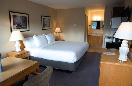 Kitimat Hotel | Chalet Inn