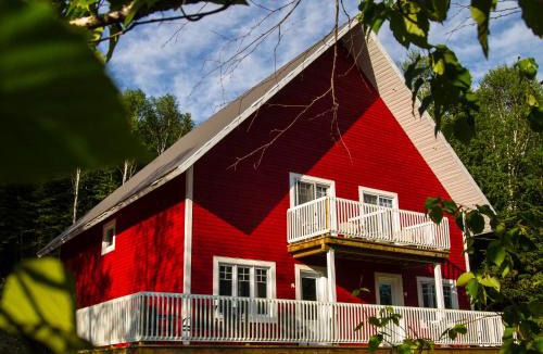 Restigouche County Apartment | Chalet Rouge