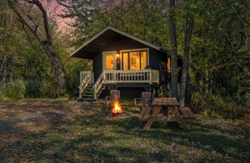 Sainte-Anne-de-Sorel Cabin | Chalet with Full Kitchen # 1 Domaine de l Archipel