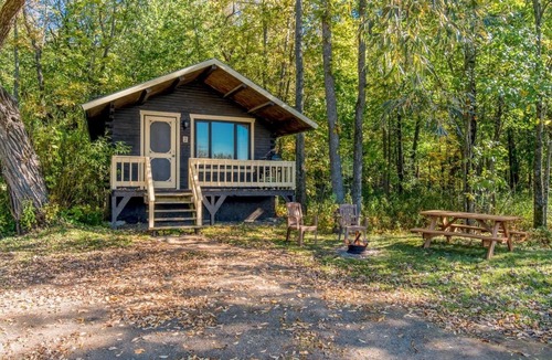 Sainte-Anne-de-Sorel Cabin | Chalet with Full Kitchen # 1 Domaine de l Archipel