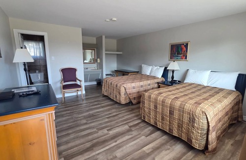 Petit-Rocher Hotel | Chambre 2 Lits Queen #3