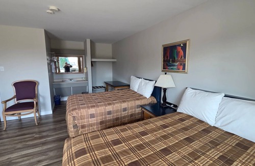 Petit-Rocher Hotel | Chambre 2 Lits Queen à Petit Rocher