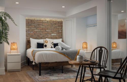 Midtown Toronto Apartment | Chaplin crescent
