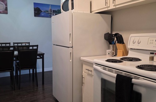 Red Deer Apartment | Charming 1-Bedroom Apartment - Great Hotel Alternative!