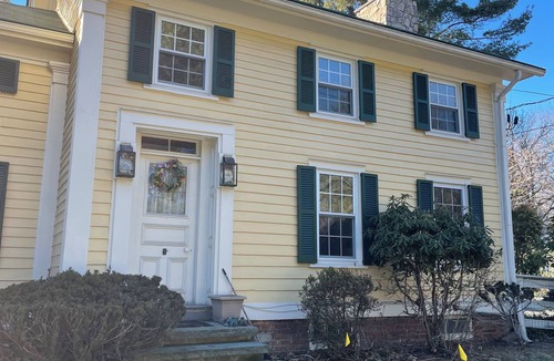 Upper Saddle River House | Charming 1840s 4-bedroom house with AC and WiFi in marvelous Upper Saddle River