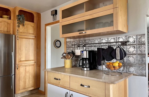 South Lethbridge House | Charming 2-Bedroom Home Near Hospital