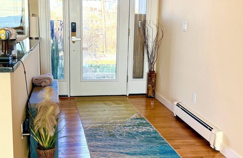 East Patchogue House | Charming 3-bedroom house with private access waterfront