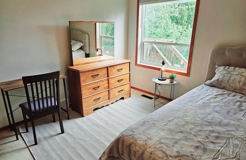 Red Deer House | Charming 3 bedroom in Lancaster