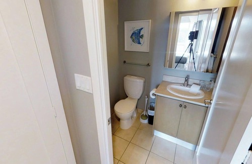 Toronto Entertainment District Apartment | Charming 3-BR Condo in DR Toronto