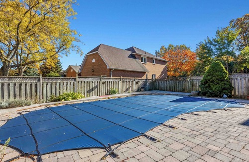 Oakville House | Charming 5 BDRM Oakville Getaway | EV Charger