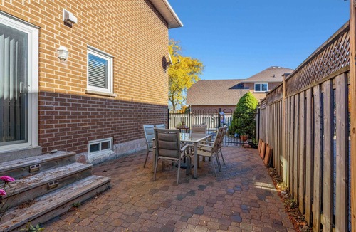 Oakville House | Charming 5 BDRM Oakville Getaway | EV Charger