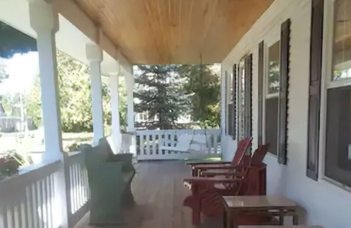 Baysville House | Charming Muskoka Getaway (with event space)