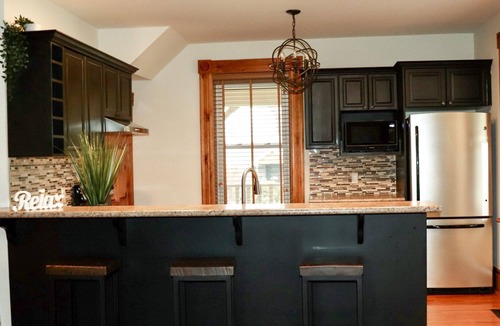 Clearview House | Charming, private 1 BR - just mins to Collingwood!