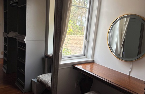 Saanich East House | Charming Victoria Character home-Pet Friendly!