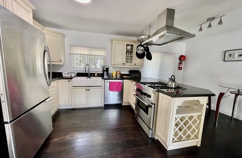 Coquitlam House | Charming, well lit 3 bedroom 1.5 bathroom house