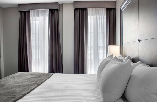 Moncton Hotel | Chateau Moncton Trademark Collection by Wyndham