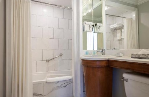 Downtown Montreal Hotel | Chateau Versailles