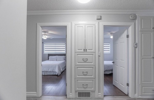 South Clearbrook House | Cheerful 3 Bedroom main floor.