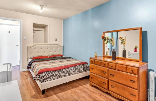Langley House | Cheerful 5-bedroom cottage with River access